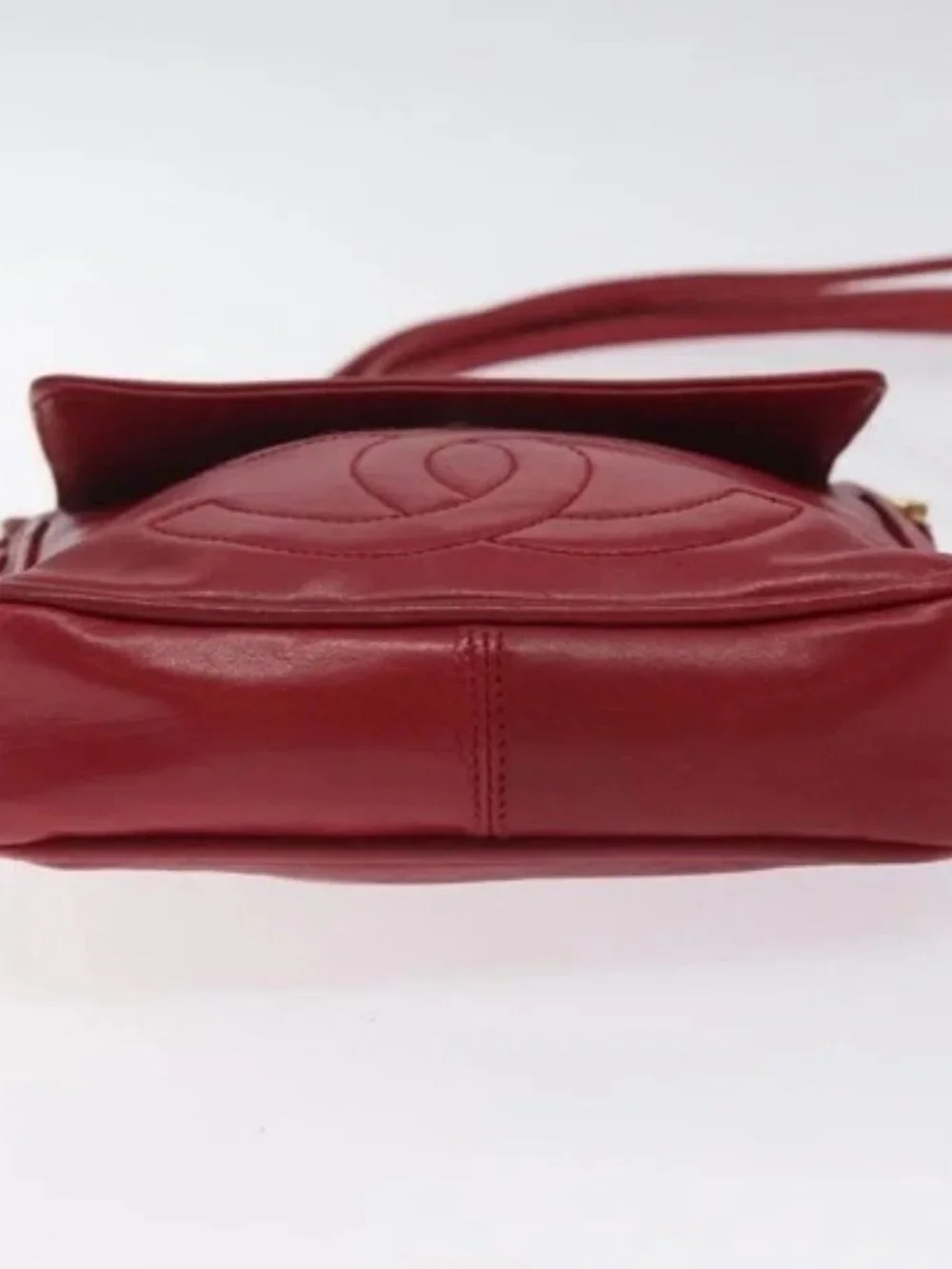 CHANEL brand	chanel color	red